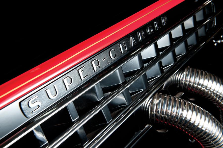 Детали экстерьера Auburn 851 Supercharged Dual Ratio Cabriolet 1935 года  (фото 17 из 28)